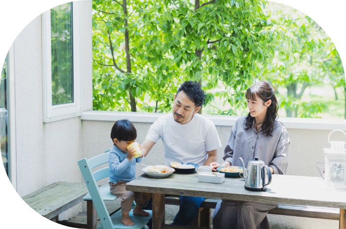 家族の朝食風景 イメージ写真